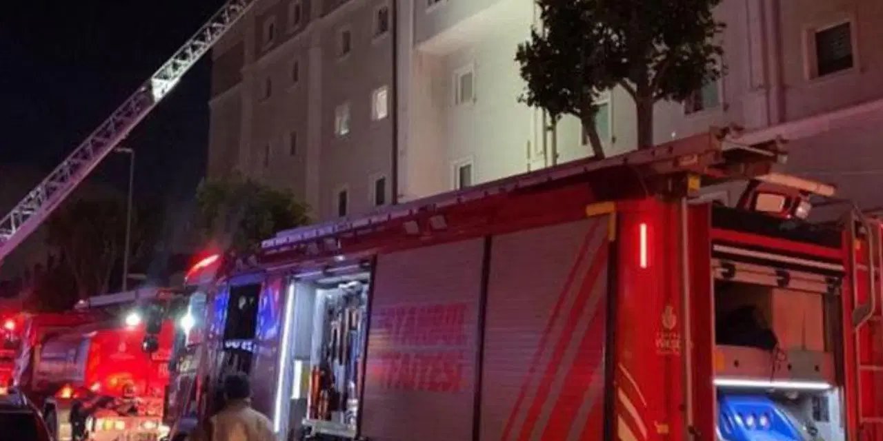 Küçükçekmece'de kız öğrenci yurdunda yangın paniği: Öğrenciler tahliye edildi