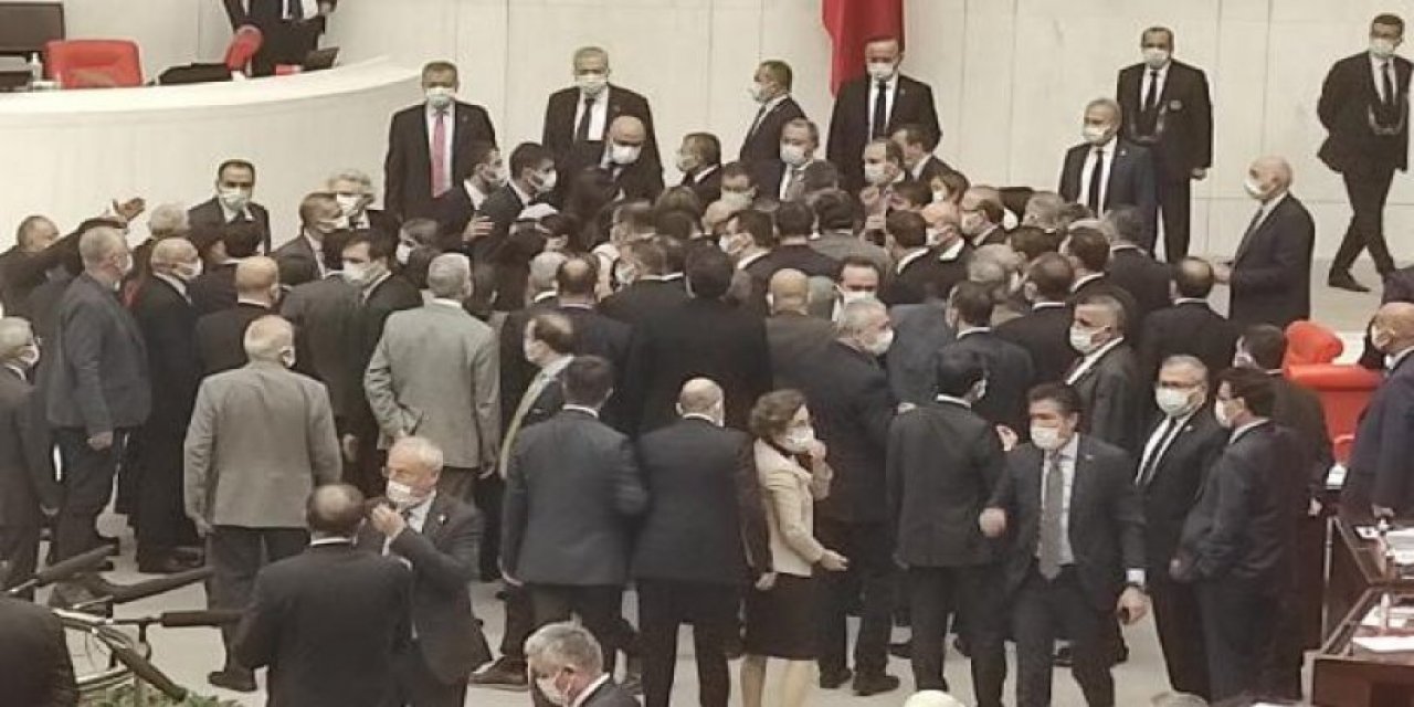 Meclis'te ortalık karıştı! AKP'li ve HDP'li vekiller birbirlerinin üzerine yürüdü...