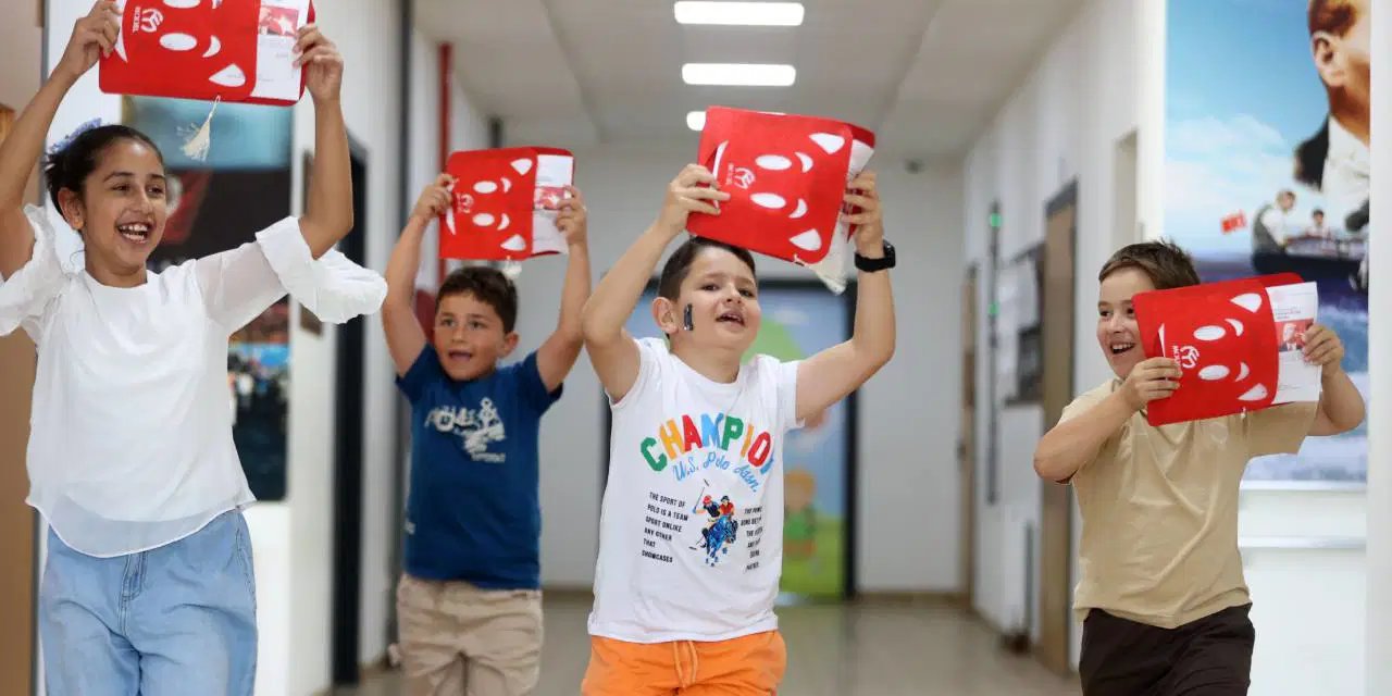 Yaz tatili başlıyor... Okullarda 18 milyon öğrenci için karne zili çaldı