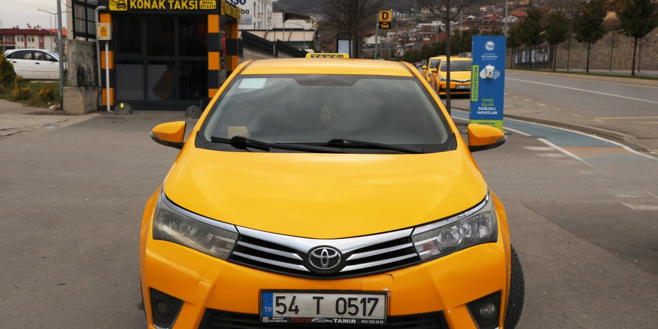 Taksiciler sokağa çıkma kısıtlamasında da görevde