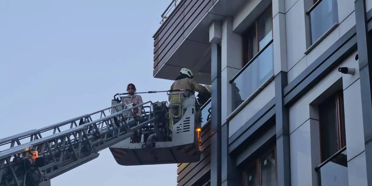 İstanbul'da 5 katlı binada yangın: 7 kişi mahsur kaldı, 4 kişi hastaneye kaldırıldı