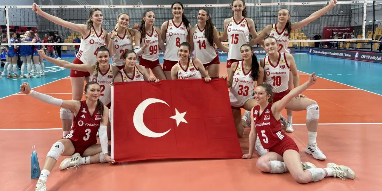 Genç milliler Avrupa Şampiyonası'nda 6'da 6 yaptı: Namağlup yarı finalde!