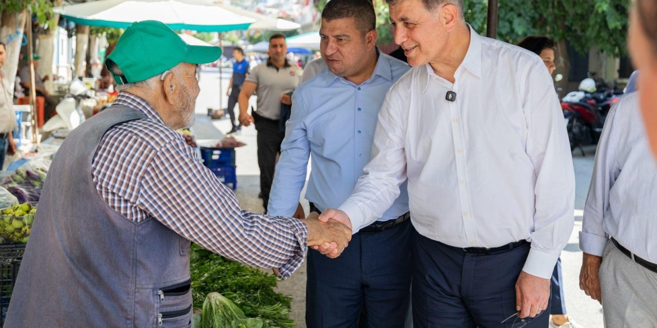Başkan Tugay Tire’de vatandaşlar, üreticiler ve esnafla buluştu