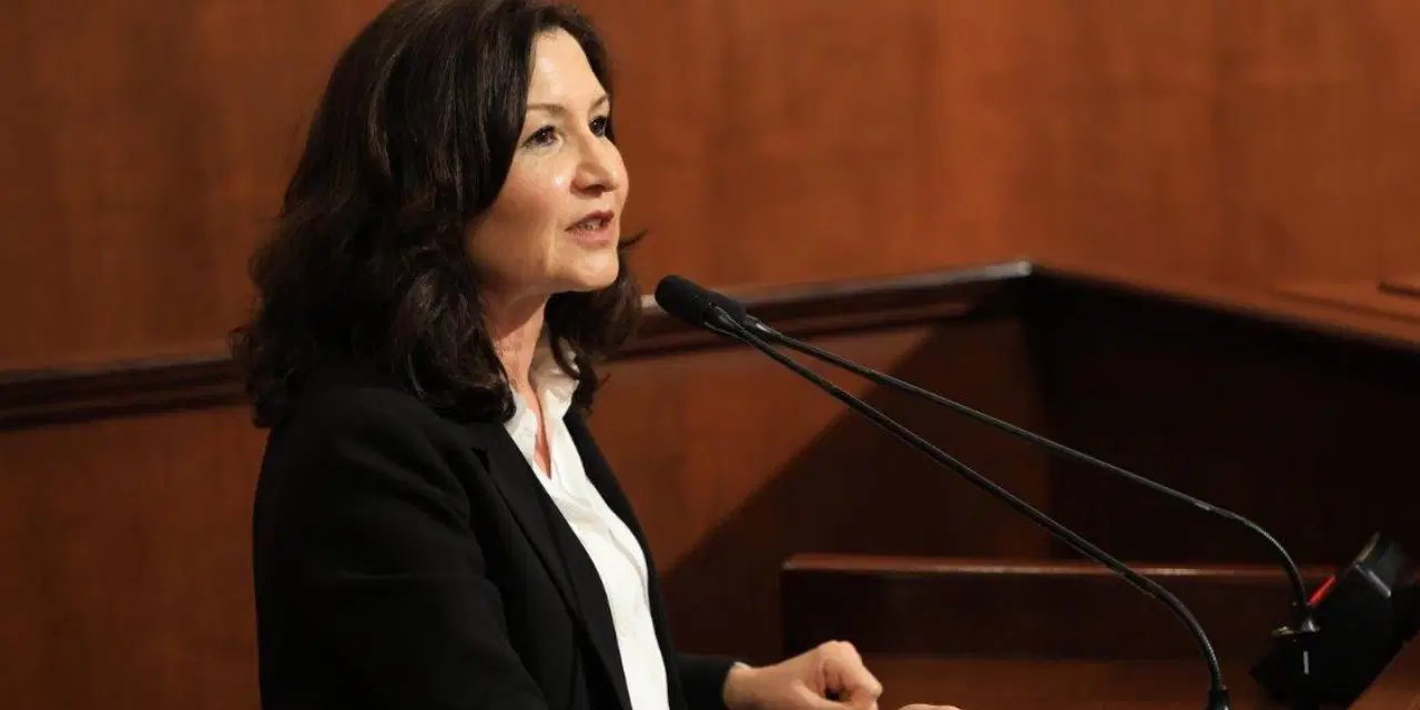 İBB Meclisi'nde İmamoğlu tartışması… Ülkü İnanlı: ‘A Haber seyredip Yeni Şafak okuyacağınıza…’