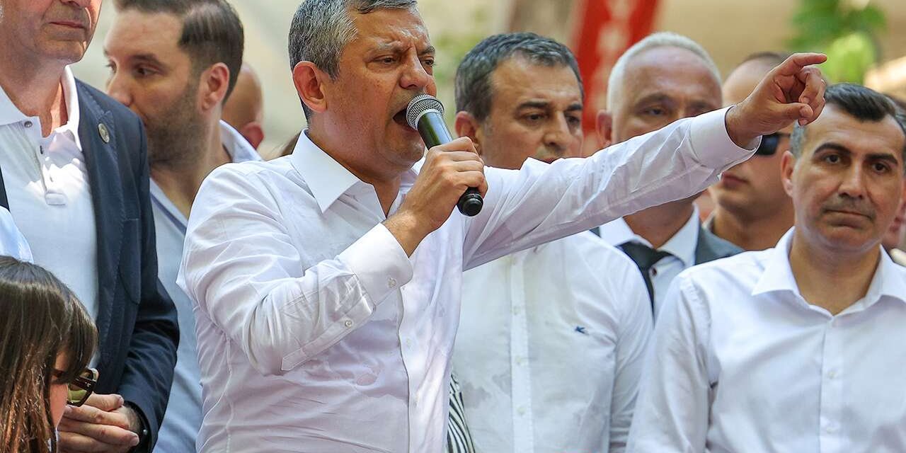 Özel, yeni parti kararı öncesi seçilmiş organlarla bir araya gelecek