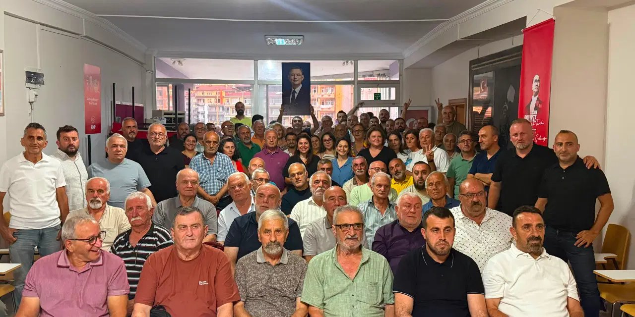 Artvin Belediye Başkanı Erdem'in de arasında bulunduğu 6 belediye başkanı CHP'den istifa etti
