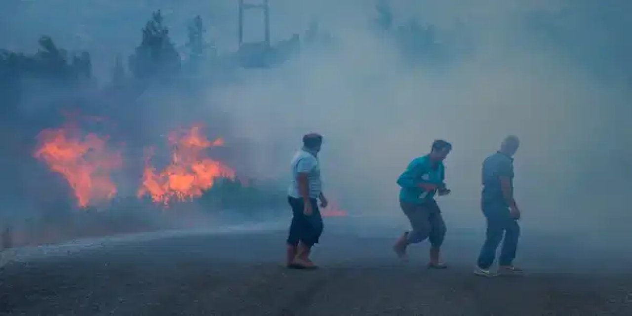 Alanya'da orman yangını... Alevler mahallelere dayandı: 45 konut tahliye edildi!