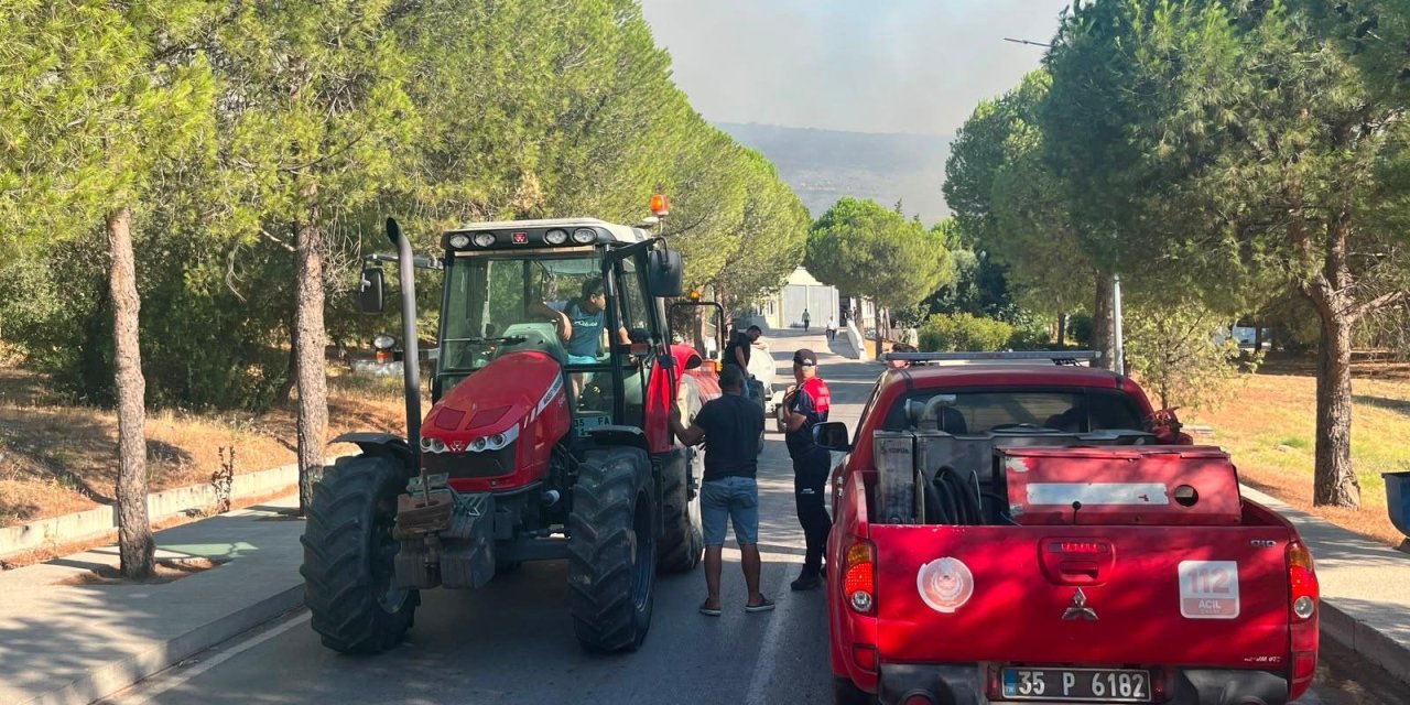 Foça'daki orman yangını için ekipler seferber oldu