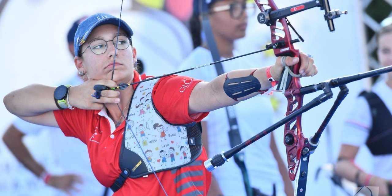 İzmir Büyükşehir Belediyesi’nin milli sporcuları Akdeniz Oyunları’nda madalya peşinde