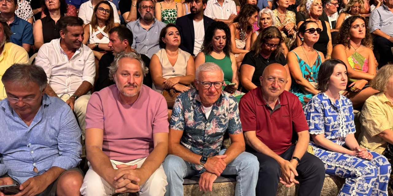 Ertuğrul Özkök: Bodrum Antik Tiyatro'da Carnegıe Hall Provasında Her Şarkı İçin Ne Düşündüm?