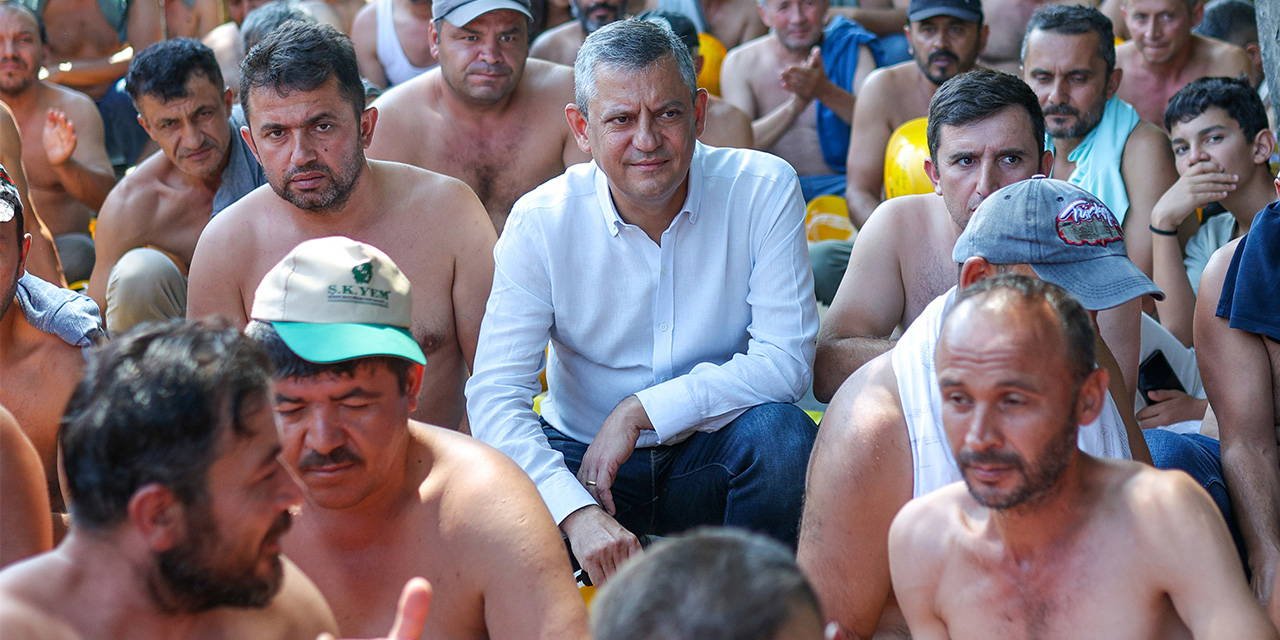 Özgür Özel'den madencilere destek: 'Hadi bu SSS Yıldızlar Holding'e de atayın bir tane kayyum!'