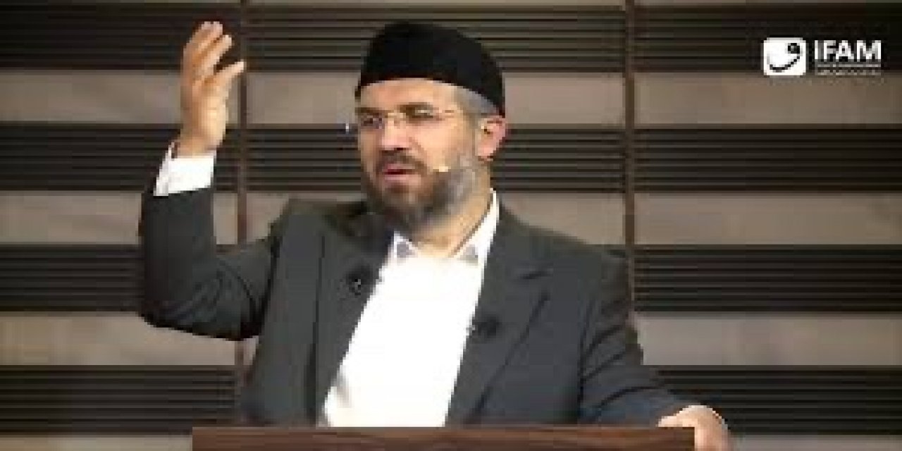 İlmi ve Fikri Araştırmalar Merkezi'nin kurucusuymuş  İhsan Şenocak, ' kız çocuklarını üniversiteye yollayan babalara ‘cehennemliksiniz’ diyor.