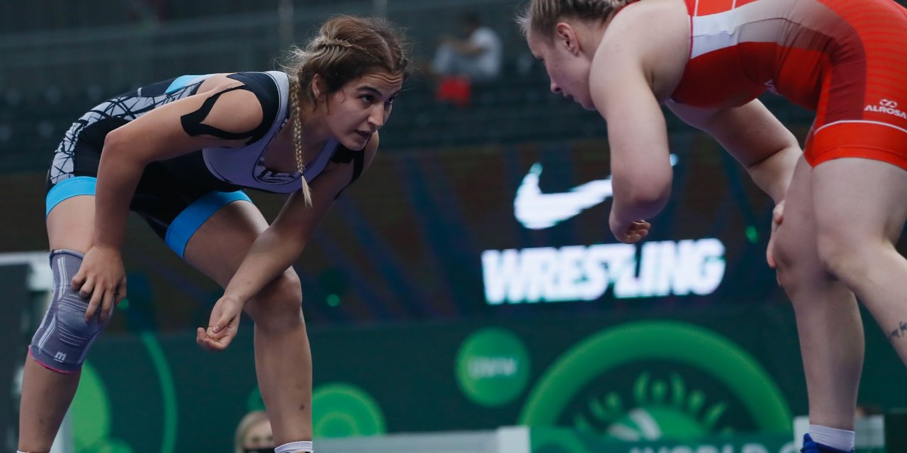 Güreş Dünya Kupası'nda kadınlarda ilk gün tamamlandı 