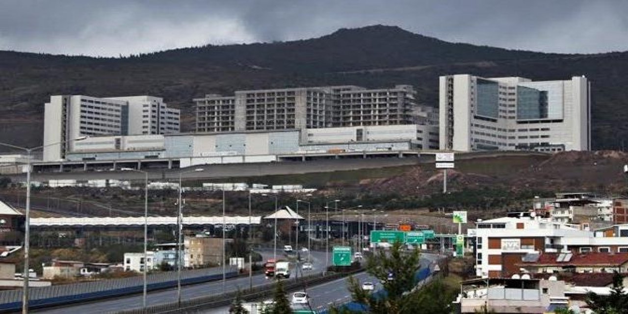 30 ayda açılacağı söylenmişti... AKP'nin seçim vaadi olan "şehir hastanesi" İzmir'de hayal oldu!
