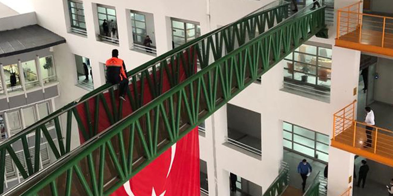 AKP'Lİ Belediyede intihar girişimini polis önledi