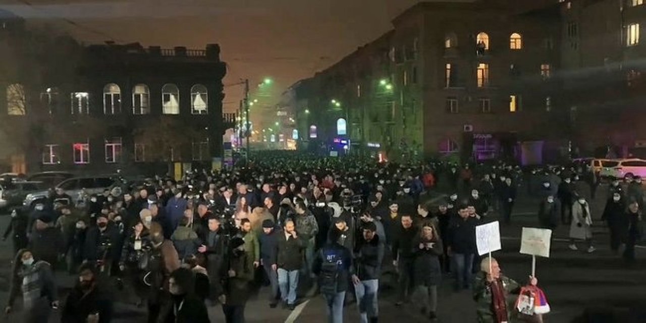 Ermenistan’da Paşinyan’a öfke dinmiyor