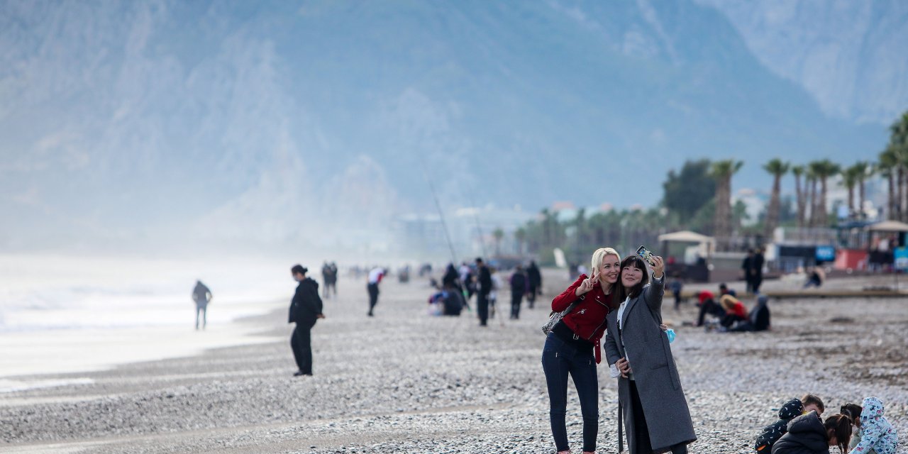 Antalya'da dün sel bugün güneş