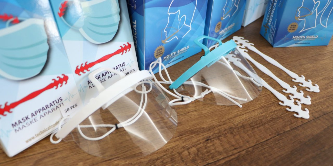 Japon uzmanlar açıkladı: Plastik siperlikler koronavirüse karşı etkisiz