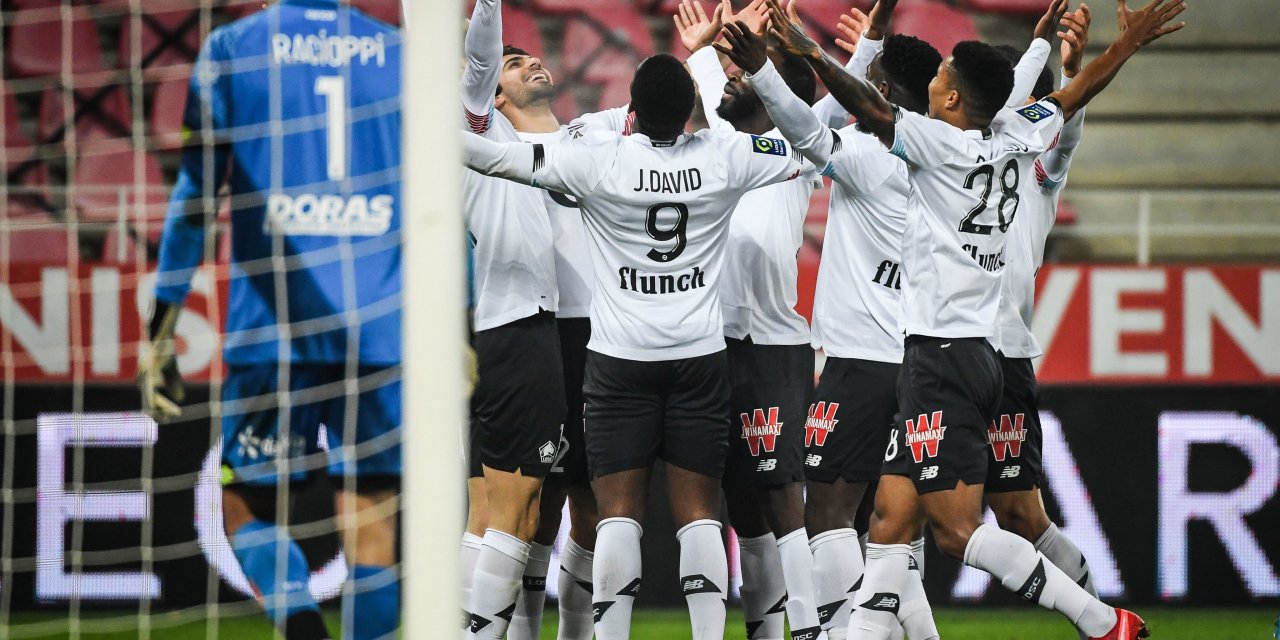 Lille'i Türk yıldızları taşıyor