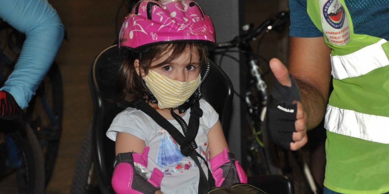 Diyarbakır'da koronavirüsle mücadelede farkındalık için pedal çevirdiler