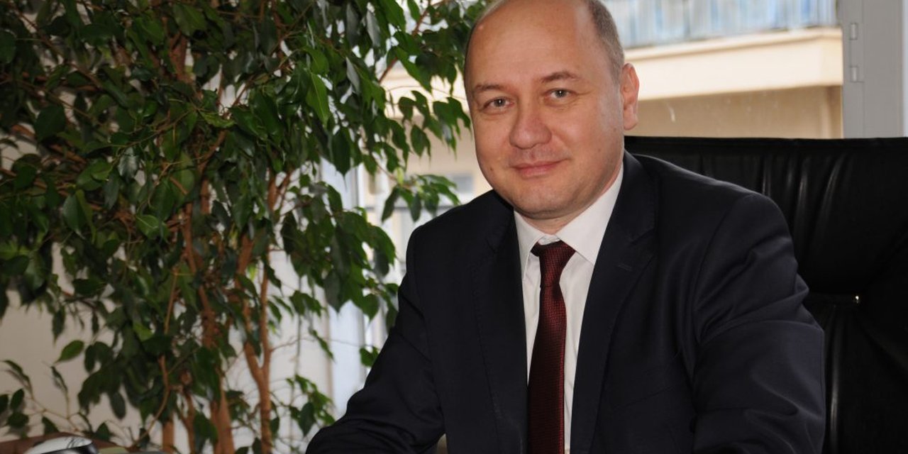 İBB CHP Meclis Grubu Sözcüsü Tarık Balyalı; AKP döneminde İBB’den 33 milyona alınan arsanın üç yıl sonra İBB’ye 370 milyona satıldı dedi