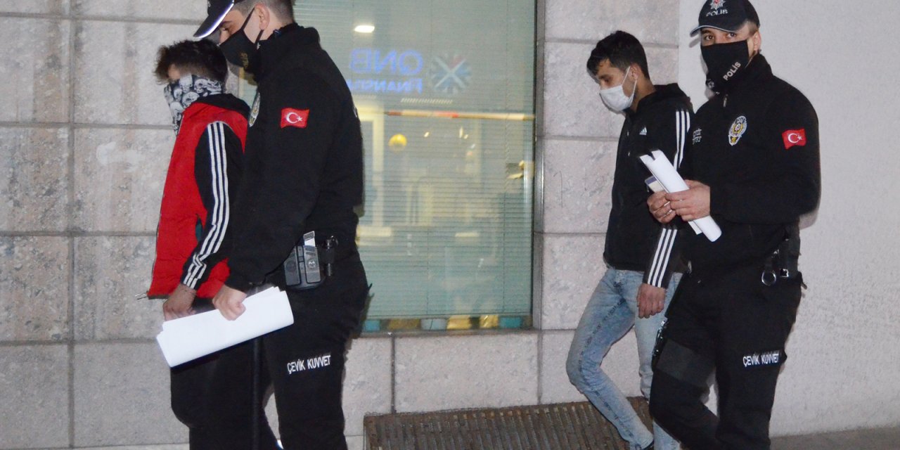 Çalıştıklarını belgeleyemeyen 2 kişiye, 3 bin 150'şer lira para cezası