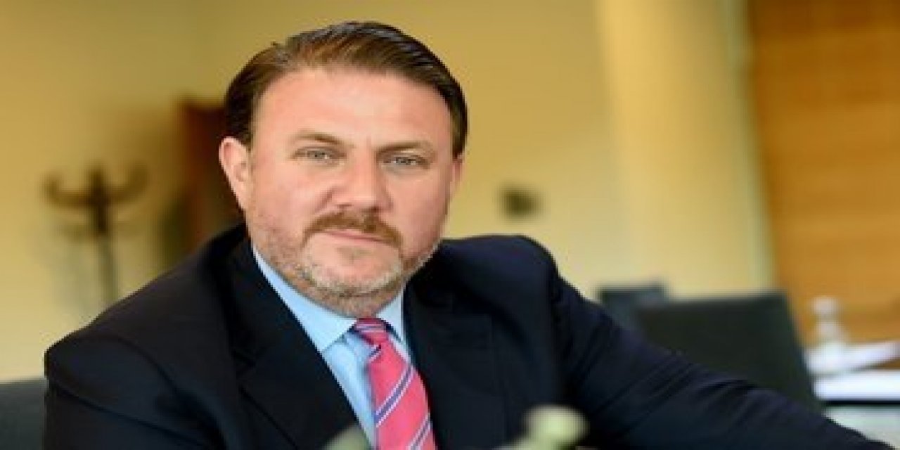 Yiğit Bulut'tan dikkat çeken "17-25 Aralık" paylaşımı! "Masa altında saklanıp şimdi “adam diye” ortada dolaşanları mı yazayım!"