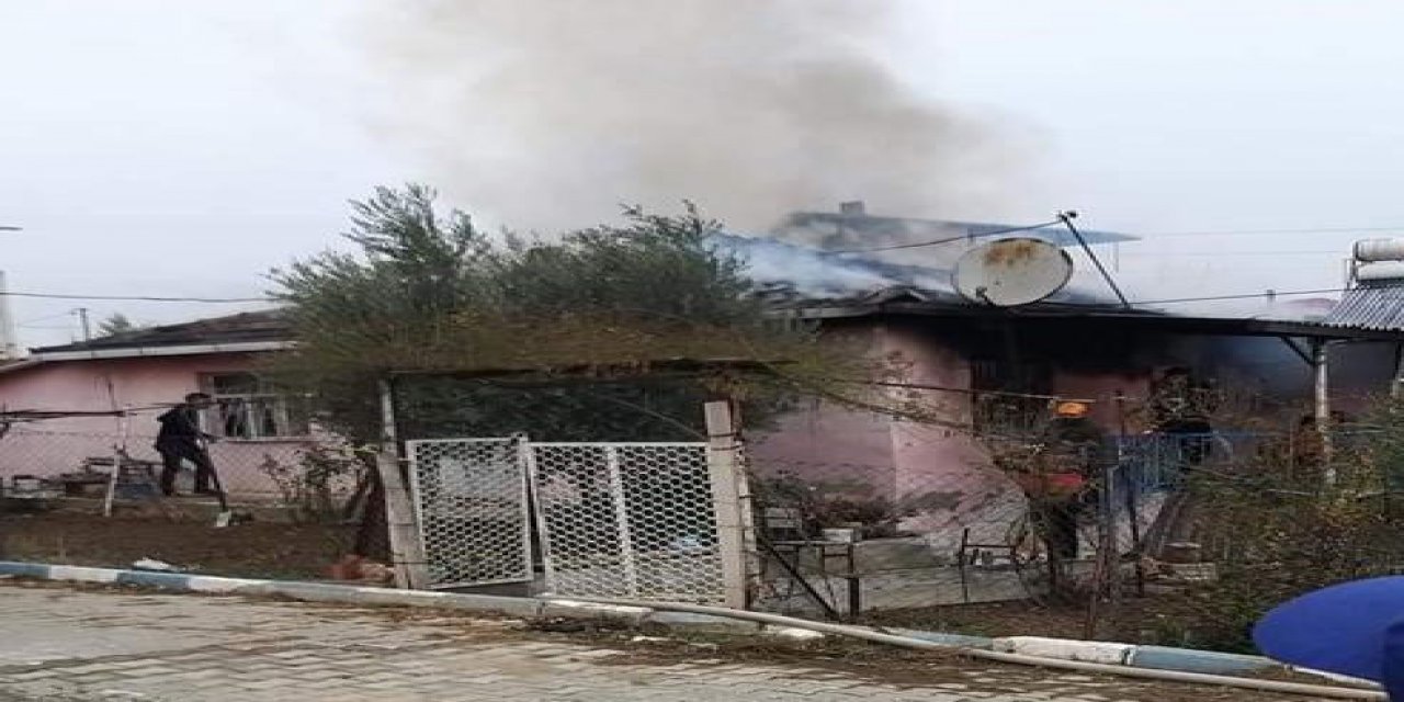 Felçli yaşlı adam, evde çıkan yangında yaşamını yitirdi