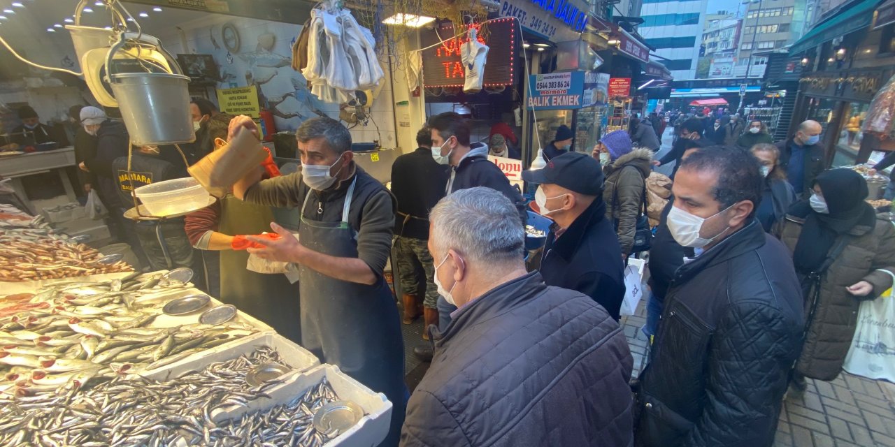 Kadıköy'de vatandaşların kısıtlama hazırlığı