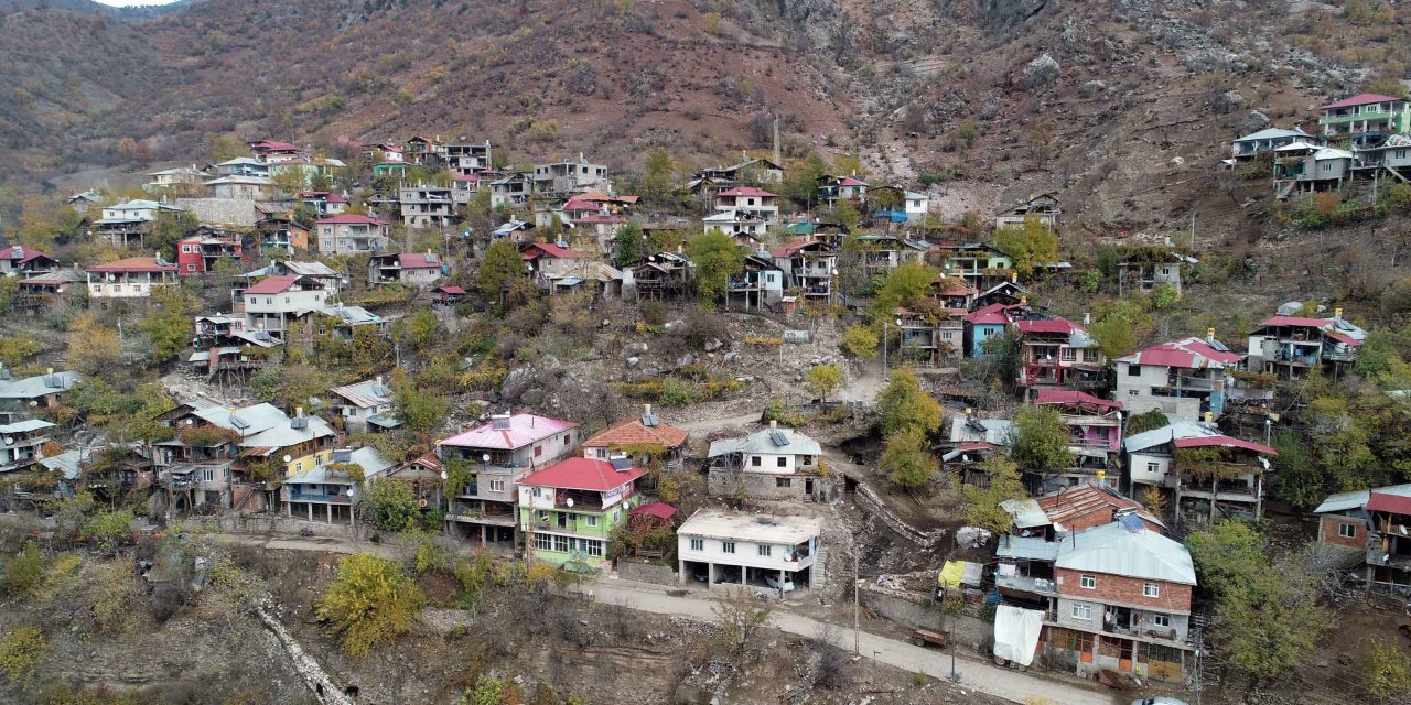Ekmek pişiren kadınların virüsü yaydığı mahallede karantina sona erdi