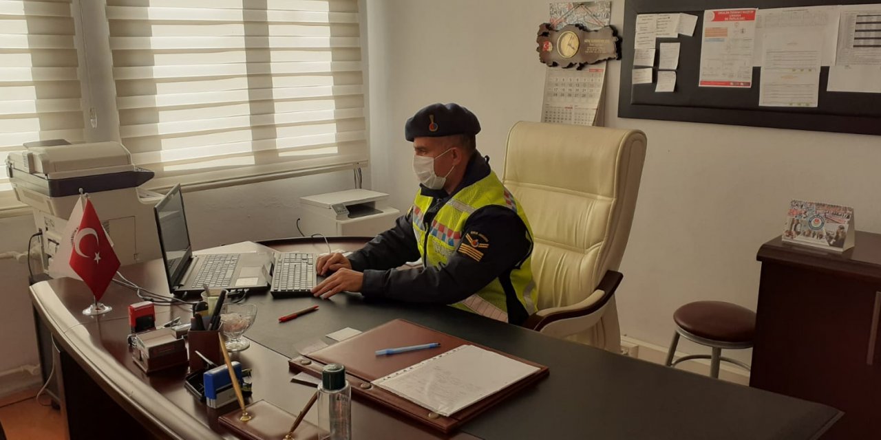 Bingöl'de jandarmadan öğrencilere uzaktan trafik eğitimi