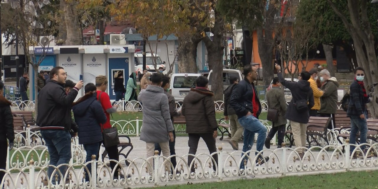 Kısıtlamada Sultanahmet Meydanı’na turist akını