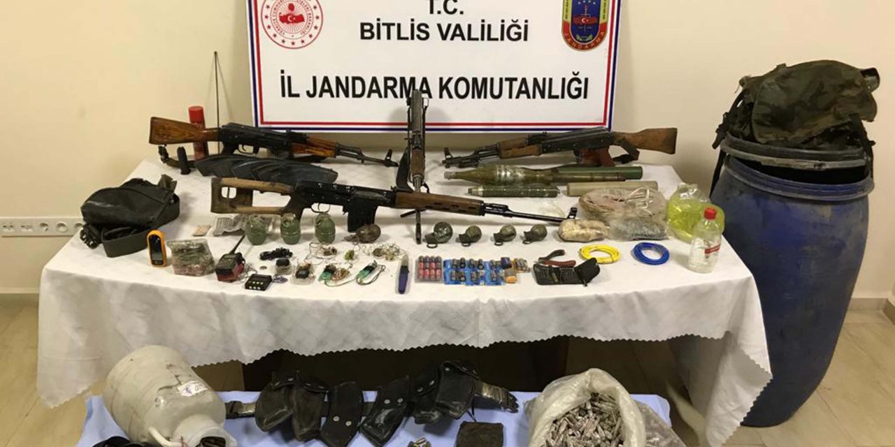 Bitlis'te teröristlerin silah, mühimmat ve el bombaları bulundu