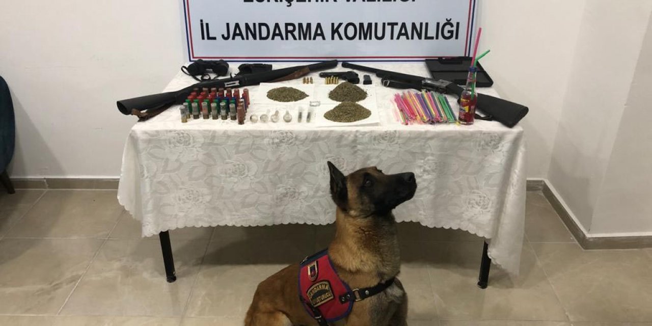 'Tetik'le aramada uyuşturucu ve tabanca bulundu