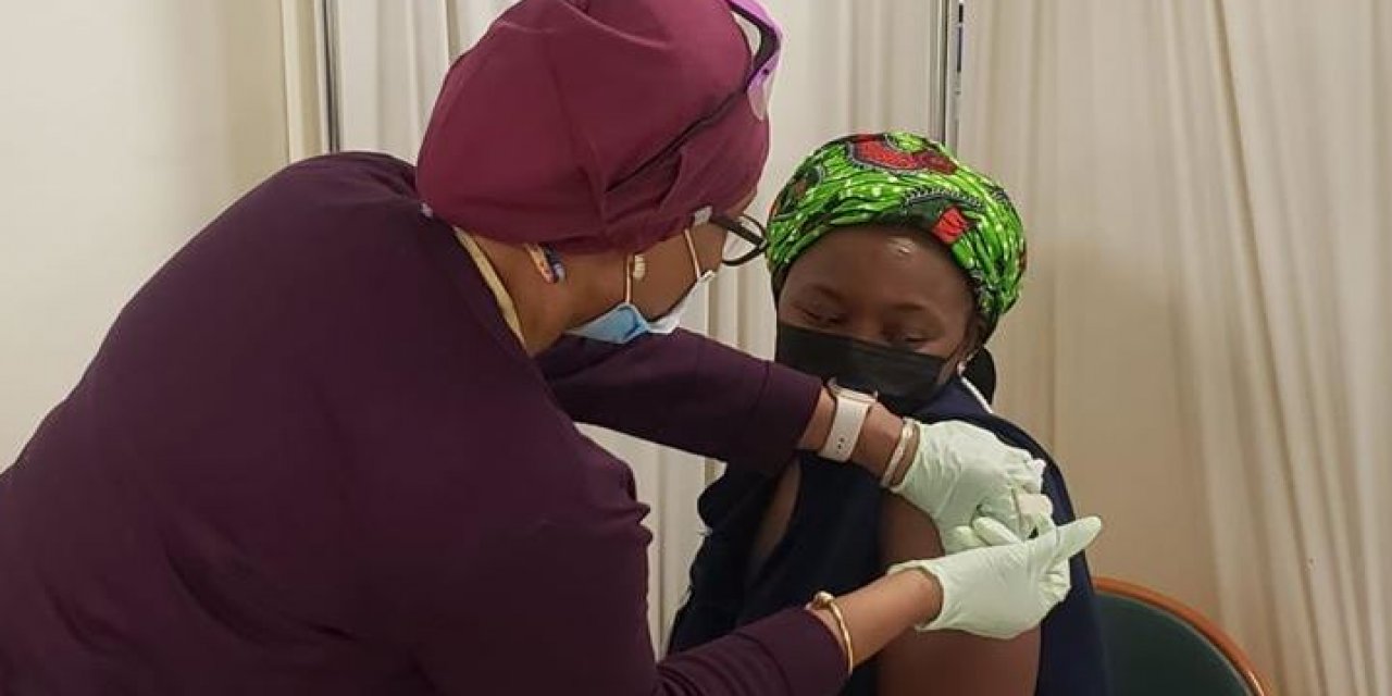 Korona aşılarında "Helal" tartışması... Domuz jelatini mi var?