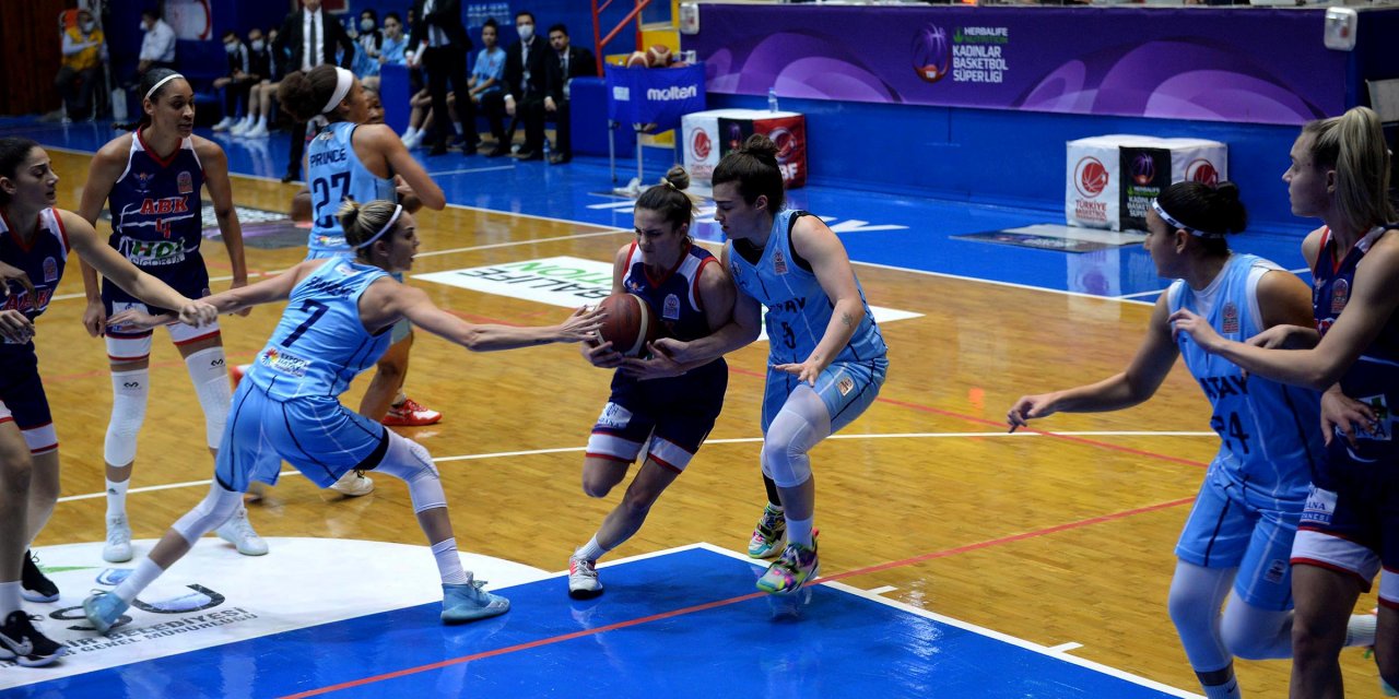 Hatay Büyükşehir Belediyespor - Büyükşehir Belediye Adana Basketbol: 68-58