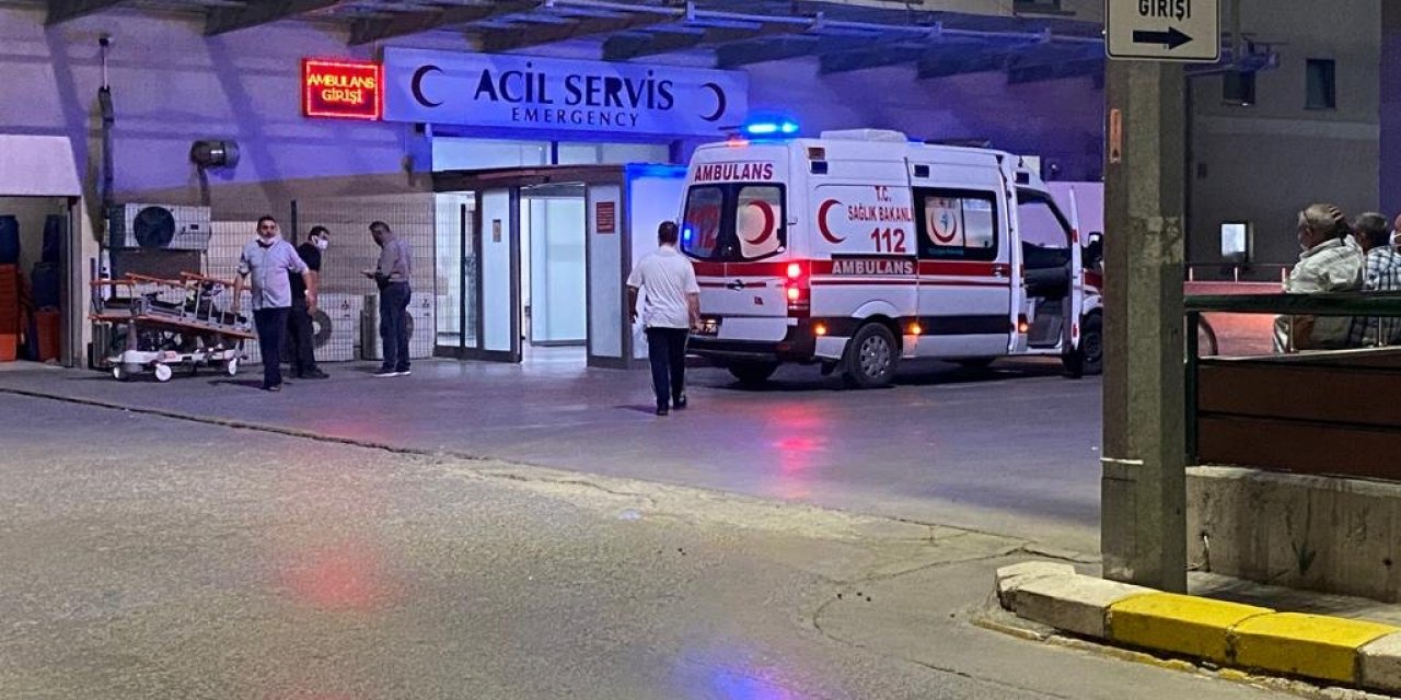 Hasta ve yakınları sağlık memuruna saldırdı; 1 gözaltı