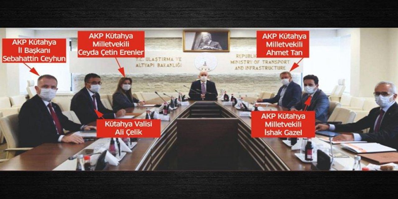Yanından hiç ayırmıyor... Valinin dikkat çeken AKP sevgisi!