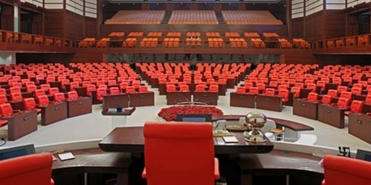 Meclis’te  AKP tek adam MHP etkisiz eleman CHP gündem dışı