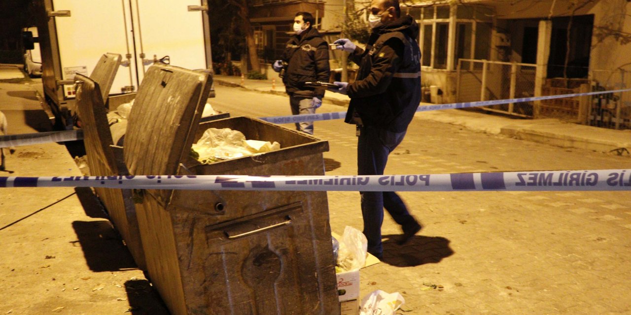 Çanakkale’de çöp konteynerine terk edilen bebek  doktorların müdahalesine rağmen yaşamını yitirdi.