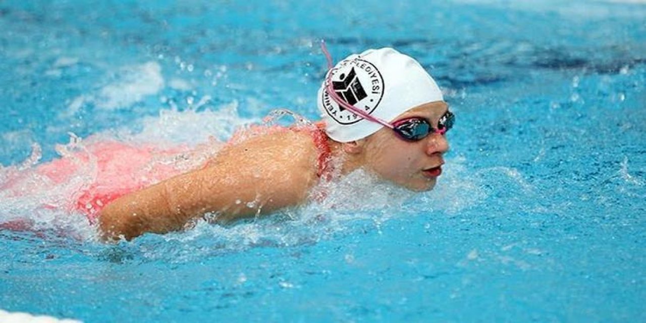 Milli yüzücü Merve Tuncel'den dünya rekoru