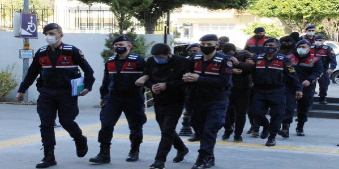 Antalya'da jandarmadan 'sahte dolar' baskını