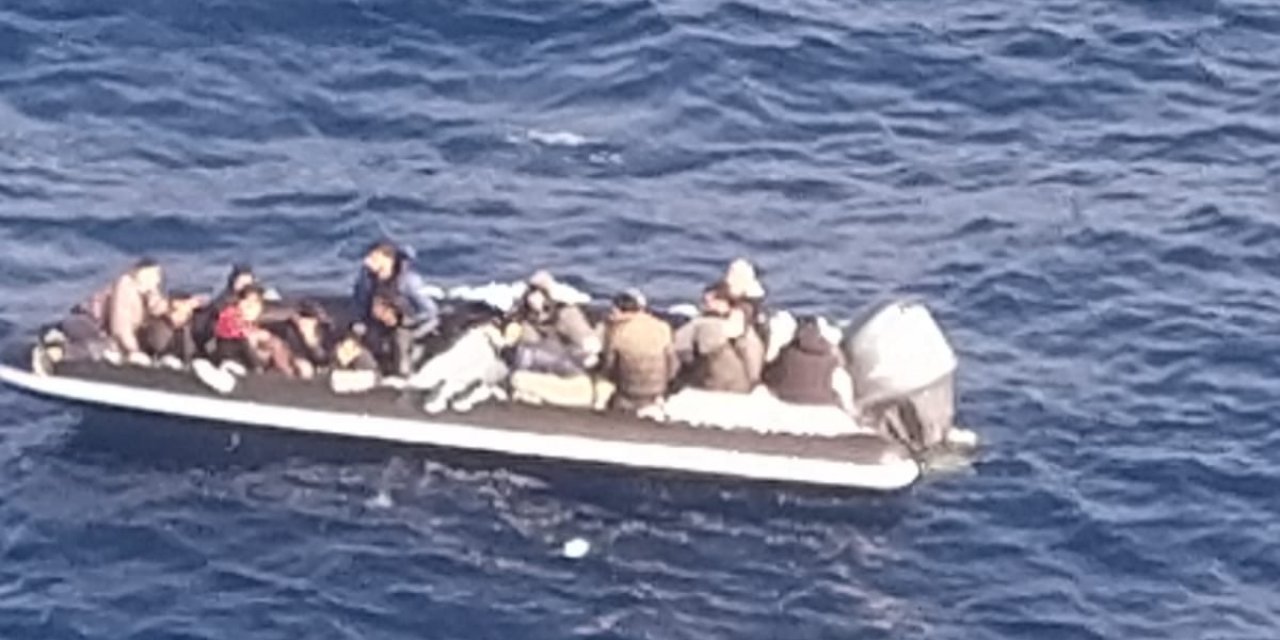 KKTC'de kaçak göçmen operasyonu: 14 düzensiz göçmen yakalandı