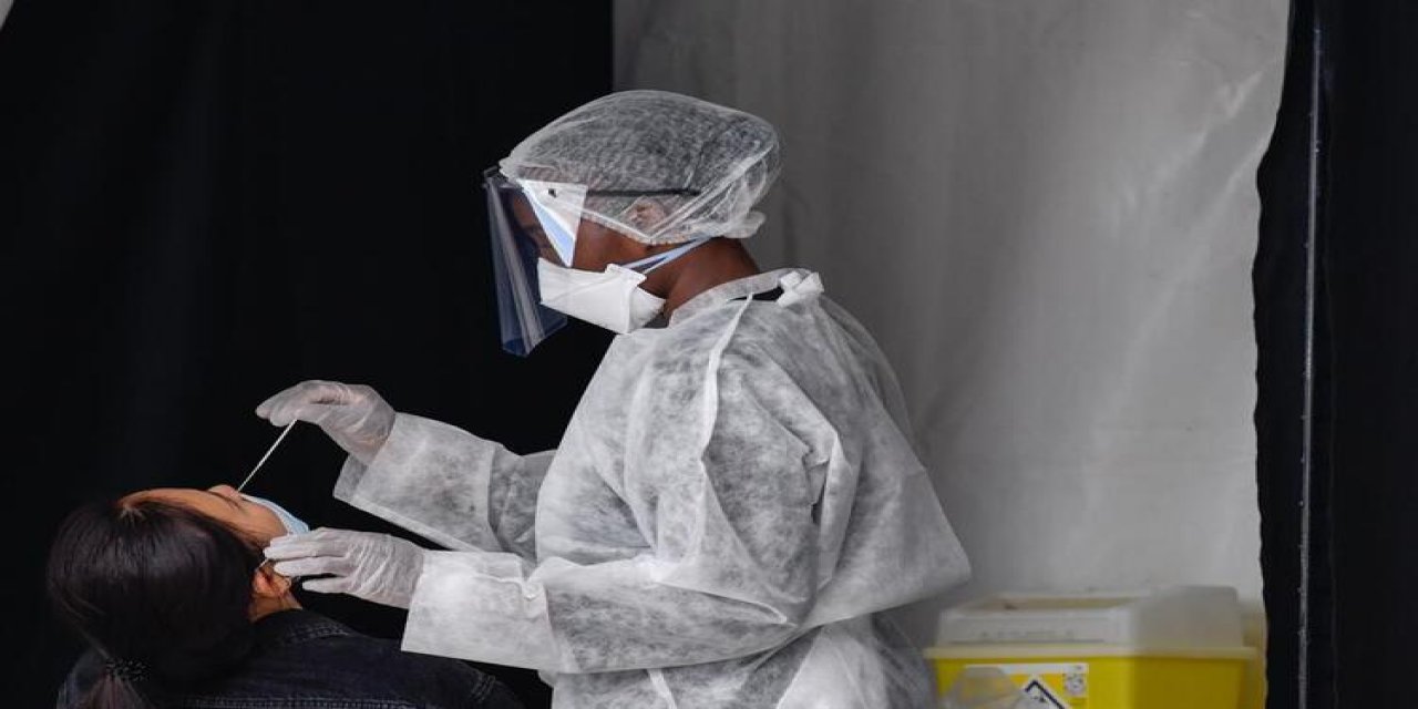 Toplu aşılamaya rağmen vaka sayısı artıyor! Rusya'da yeni tip koronavirüs paniği