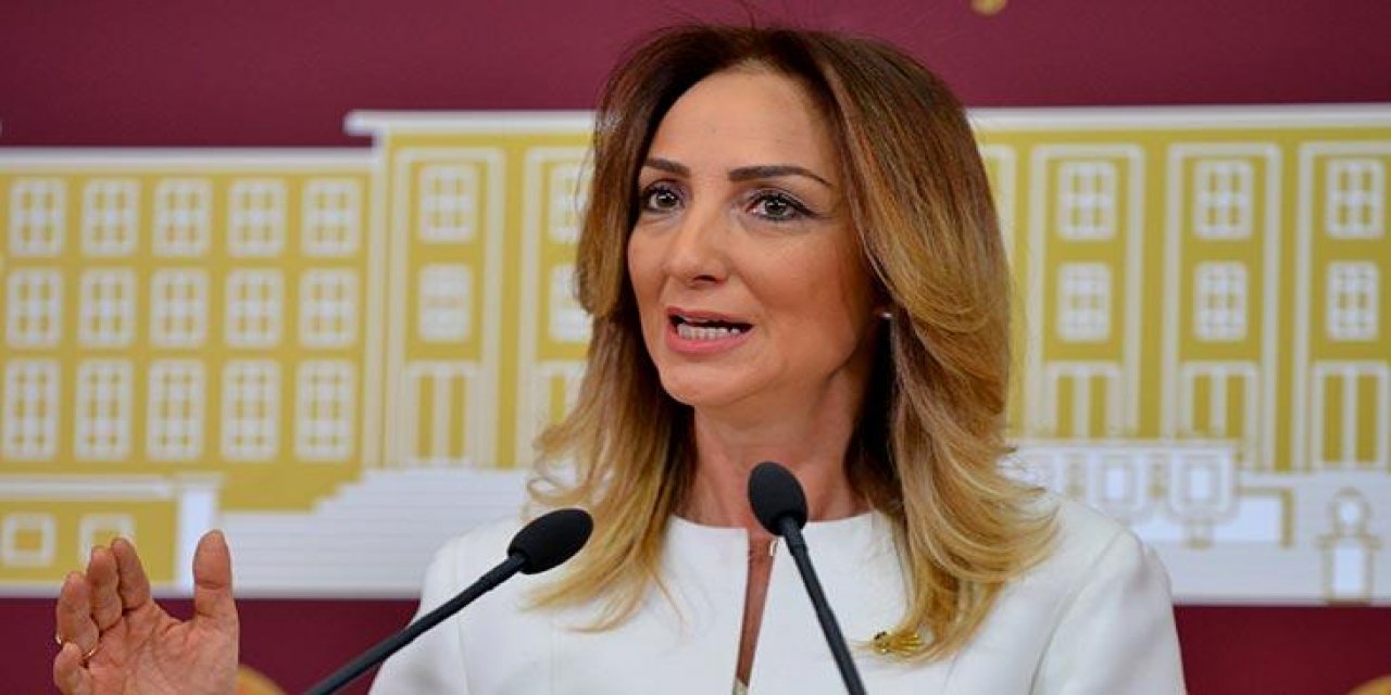 Aylın Nazlıaka'dan "çıplak arama" tepkisi! "İnsanların bedenlerinden karanlık ellerinizi çekin"
