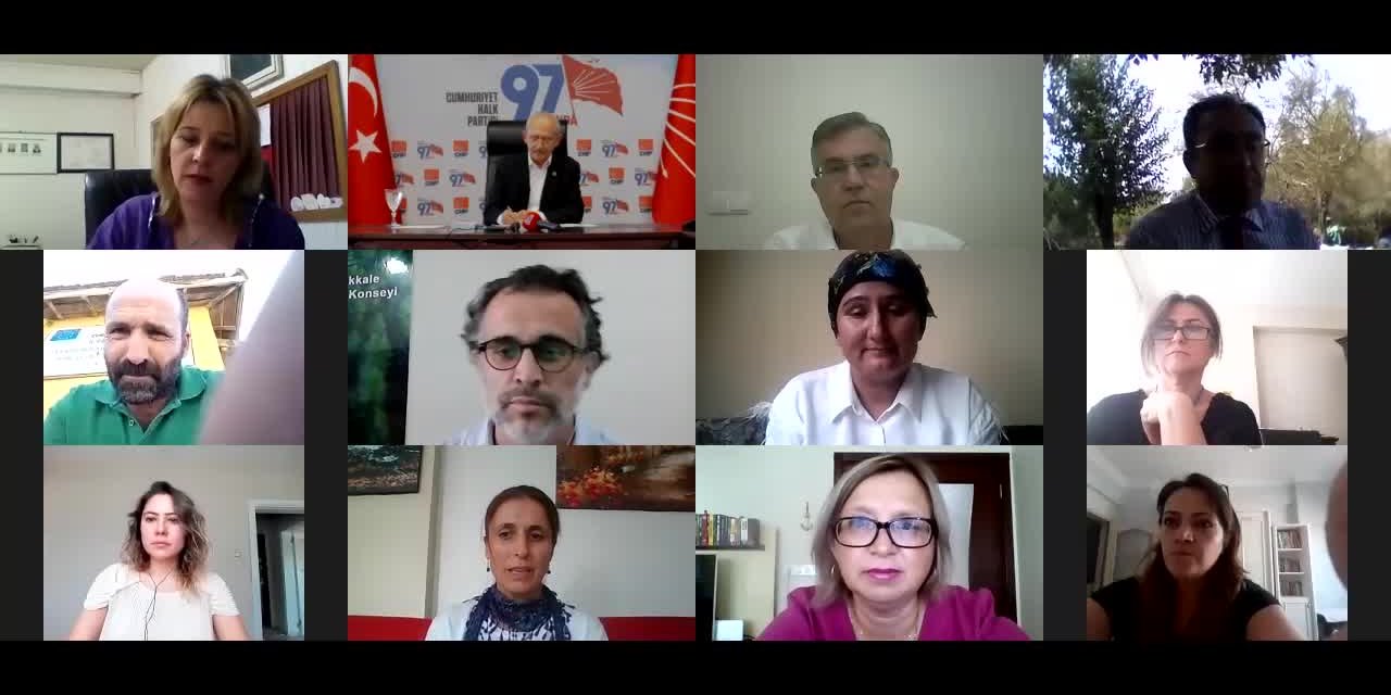 CHP Genel Başkanı Kemal Kılıçdaroğlu, öğretmen ve velilerle video konferans yöntemiyle görüşerek eğitimin sorunlarını dinledi.