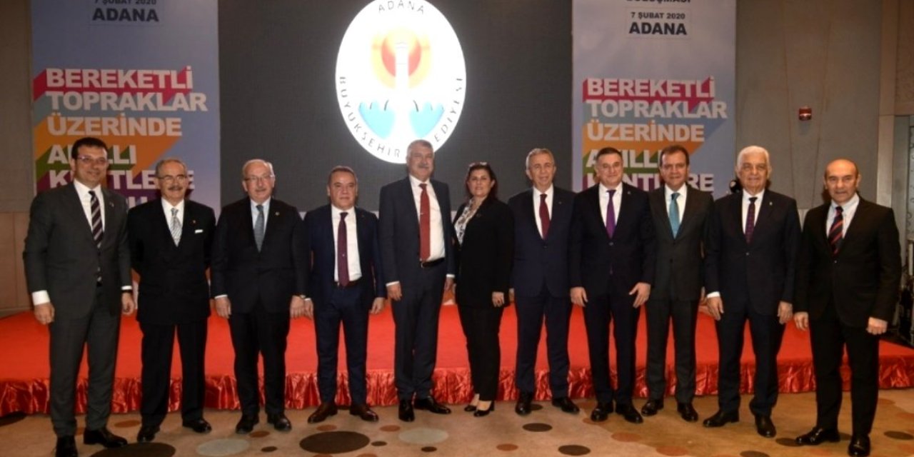 “OLDU-BİTTİLERLE SÜREÇ YÖNETMEYE ÇALIŞIYORLAR” 11 CHP’li büyükşehir belediye başkanı imzaladı
