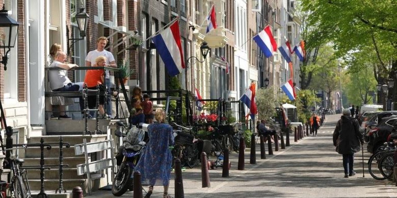 Askerler göreve çağrıldı: Hollanda'da hızla artan koronavirüs vakaları ve enfeksiyon kapan çok sayıda sağlık personeli  var