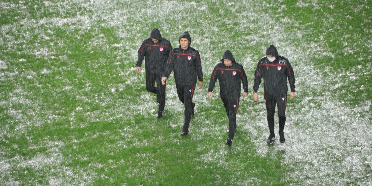 Fraport TAV Antalyaspor - Atakaş Hatayspor maçı için hakem kararı bekleniyor 