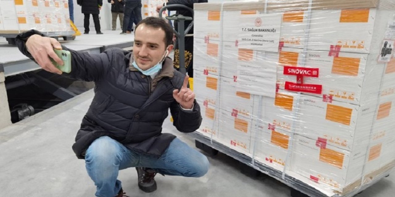 TRT muhabirinin fotoğrafı Bakan Koca'yı yalanladı: SAĞLIK BAKANI HALKA YİNE Mİ YALAN SÖYLEDİ